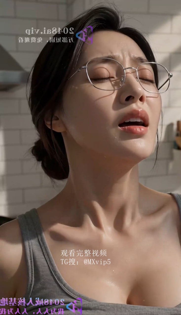 被同学强奸的巨乳妈妈海报